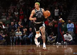 开云体育网站-NBA常规赛清晨走向成谜，夏洛特黄蜂回应争议，气氛紧张，赛程密集仍需轮换