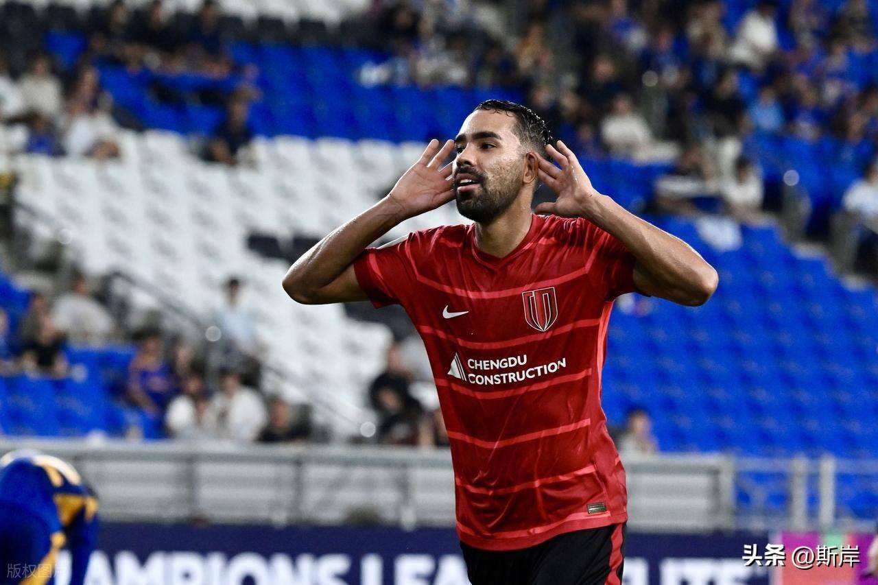 开云体育中国官方网站-亚冠清晨走向成谜，斯图加特远射贴柱，媒体盛赞，身体对抗强度拉满